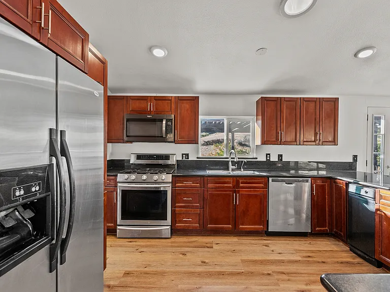 35401 Ridge Route Rd — Photo 18