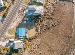 823 S Topsail Dr, Holly Ridge, NC 28445