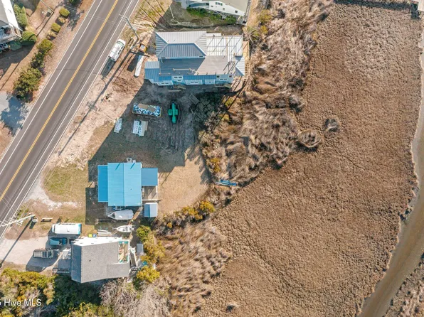 823 S Topsail Drive, Surf City, NC 28445