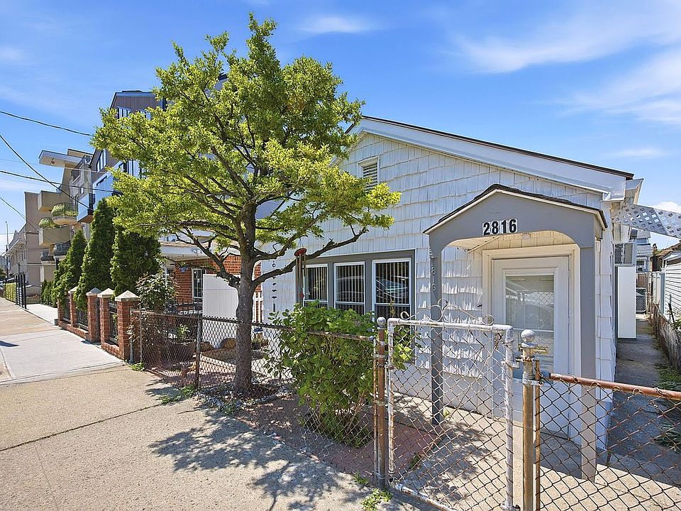 1st image of 2816 Brown St