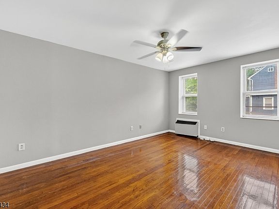 5th image of 19 Lyons Ave #204