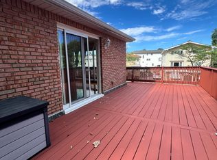 40 Blueberry Ln, Staten Island, NY 10312