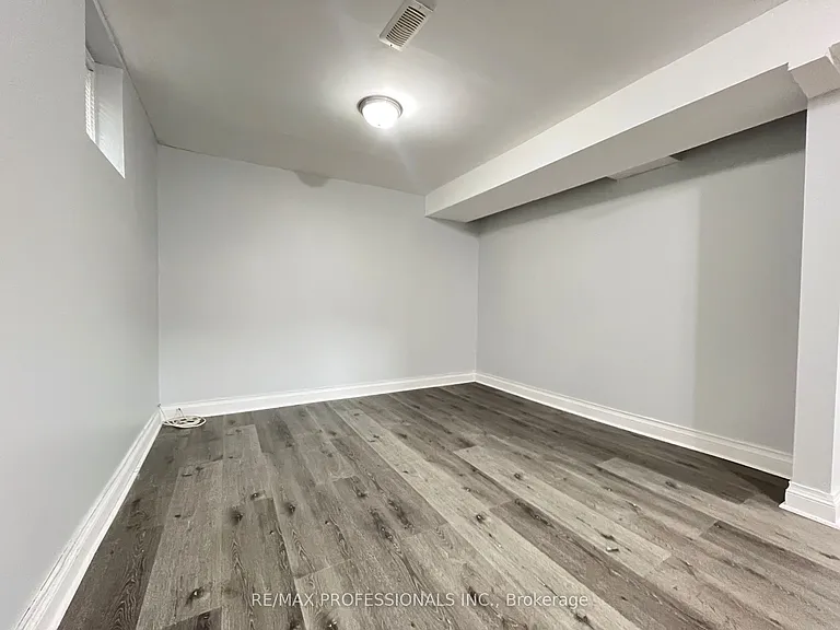 110 Springview Dr — Photo 21