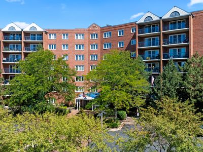 6701 N Milwaukee Ave APT 403, Niles, IL, 60714