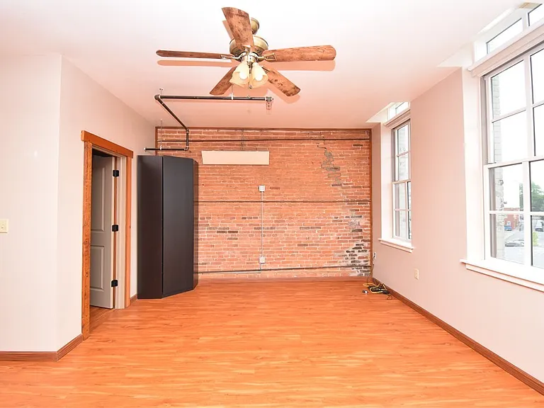 150 Court St #3 — Photo 5