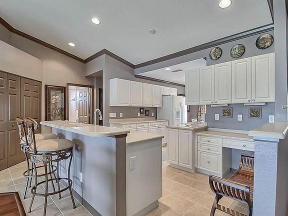 2nd image of 5407 Admiral Way