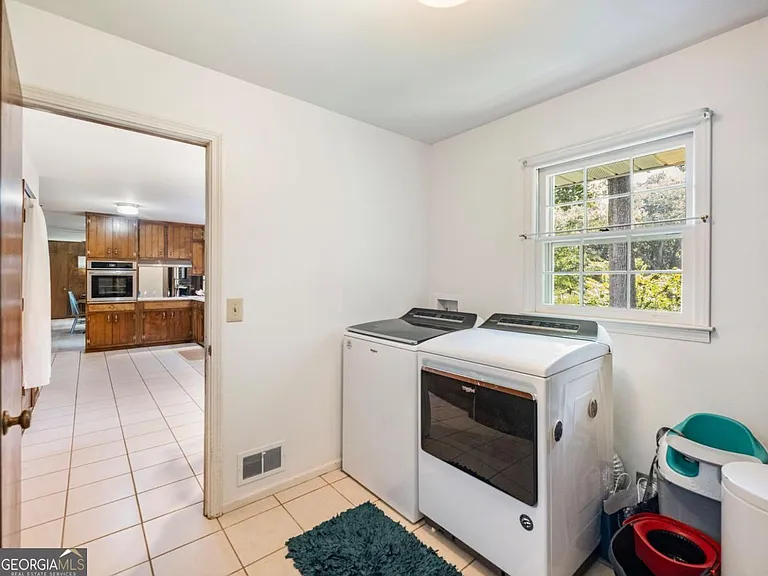 474 Four Winds Plz SW — Photo 16