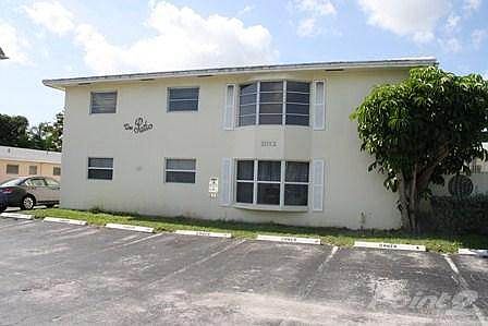 2nd image of 1012 SE 15th St APT 12