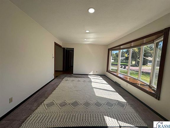 5th image of 116 N Manitou Dr