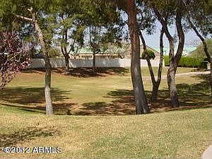 3rd image of 3227 E Siesta Ln