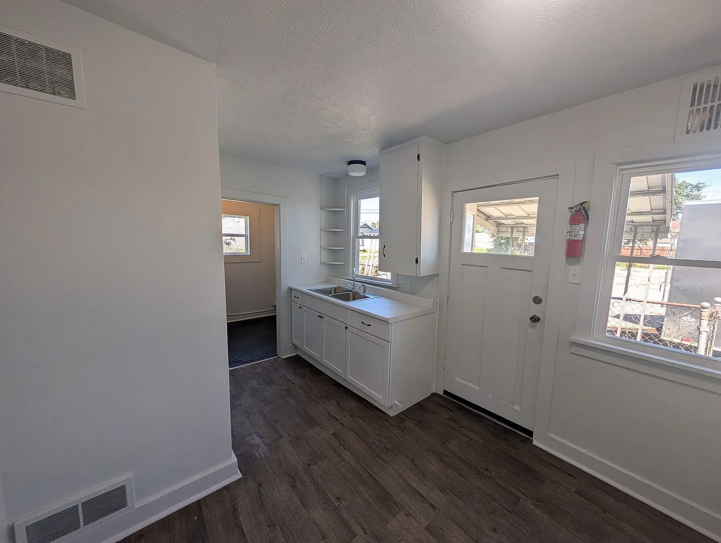 Completely Renovated 3-Bedroom, 1-Bathroom Home $1,250/Month - Accepting Section 8 — Photo 3