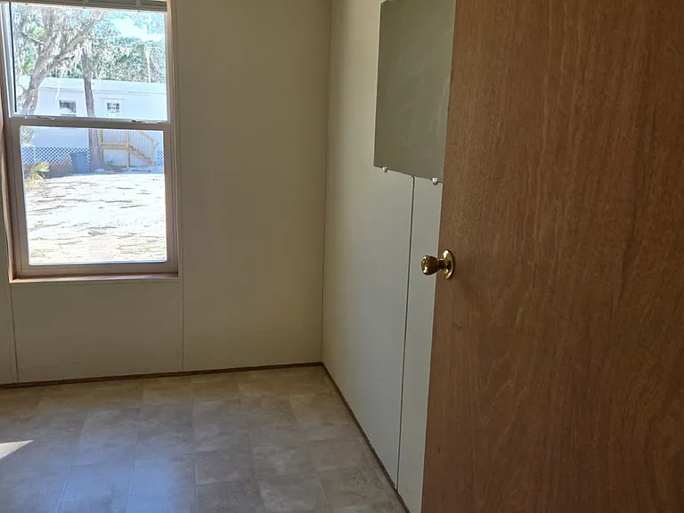 304 E Maxanna Blvd — Photo 12