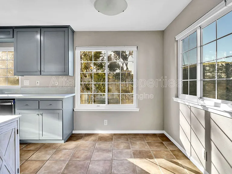 7960 Mission Vista Dr — Photo 12
