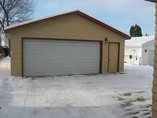 Heated, insulated 2 car garage