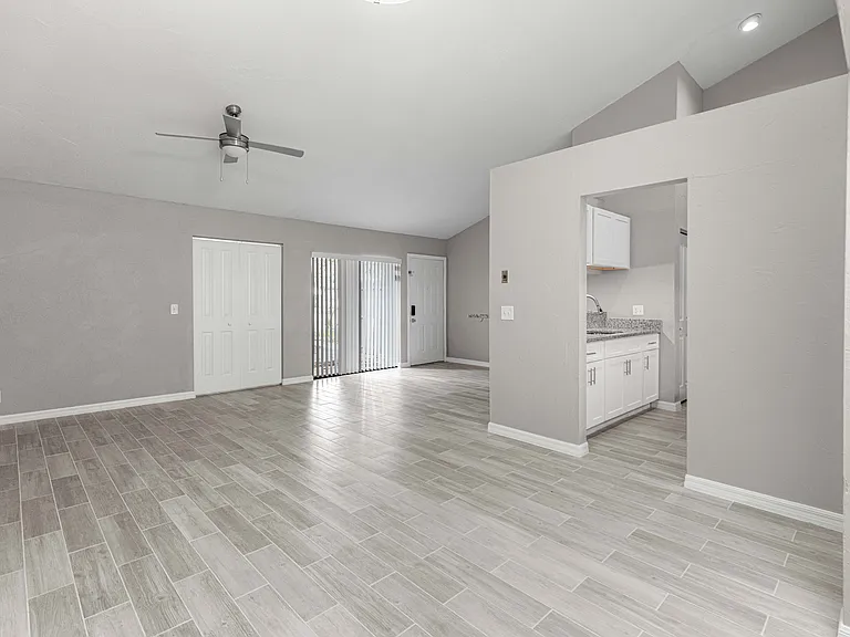 4151 SE 22nd Ave #D — Photo 3