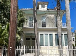 4225 Carondelet St #A, New Orleans, LA 70115