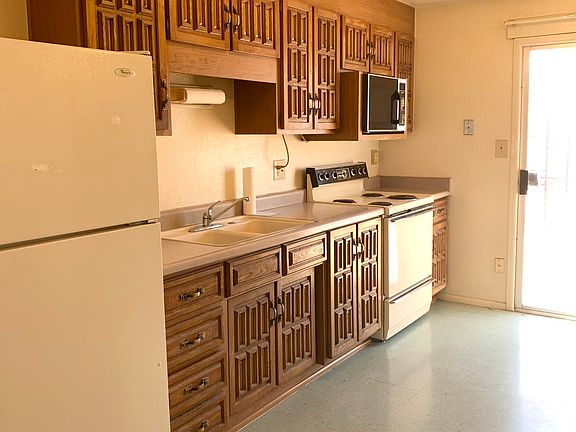 5th image of 8039 W Meadowbrook Ave