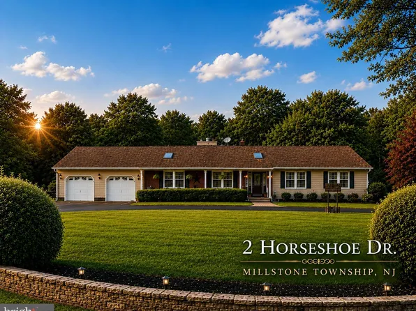 2 Horseshoe Dr, Perrineville, NJ 08535
