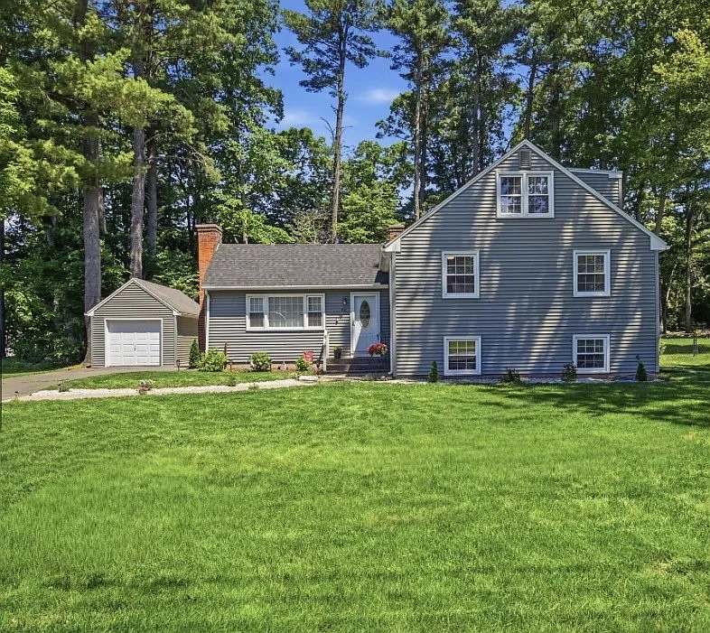62 N Circle Dr