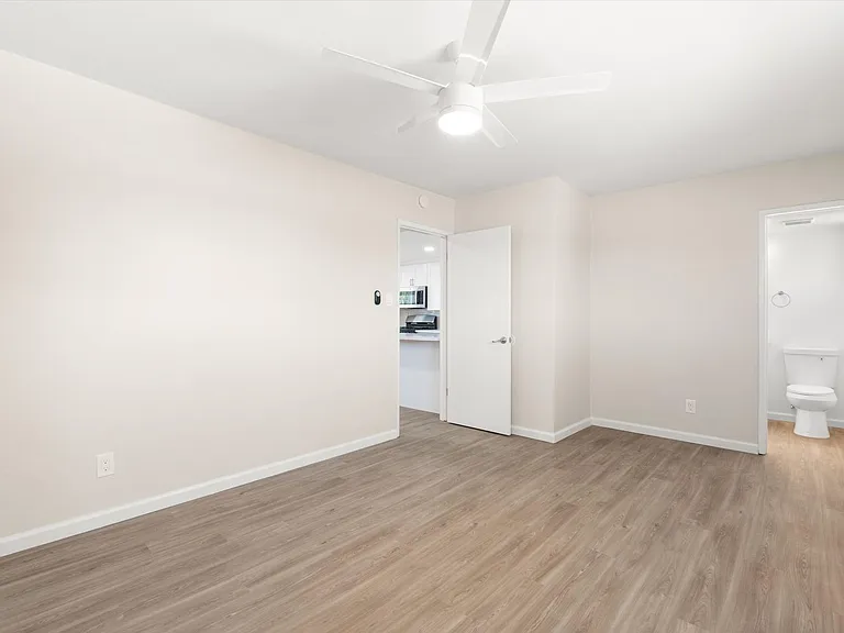Tyler Arms Apartments - Riverside, CA — Photo 48
