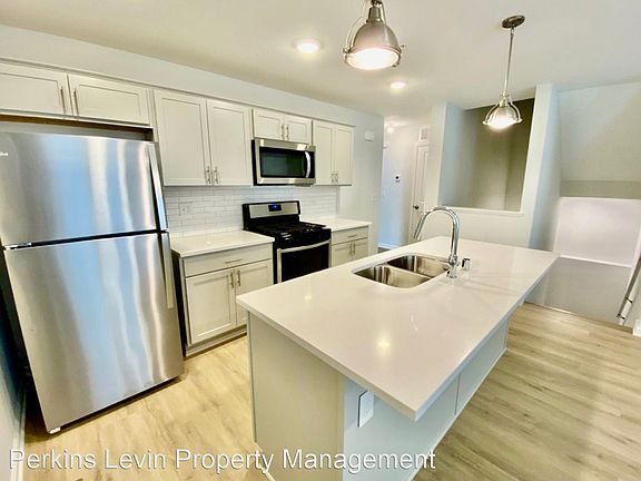 4th image of 1723 Lagoon Ave Front 1723