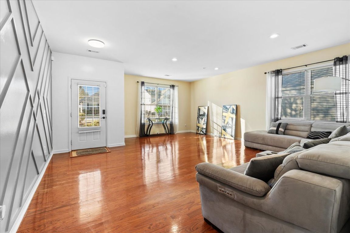 next background image