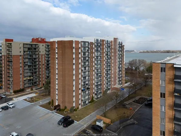 8591 Riverside Dr E #1008, Windsor, ON N8S 1G3