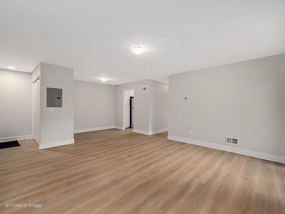 3rd image of 7360 Fairview Ave APT 103