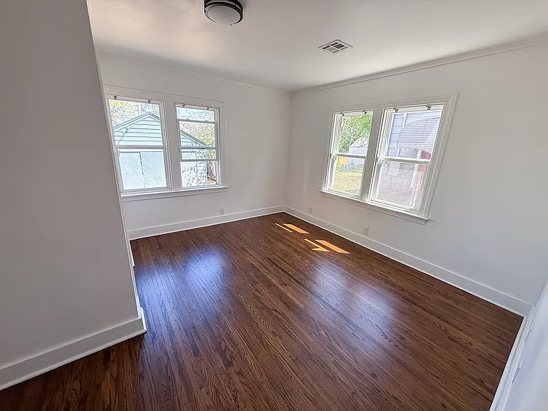3263 E 2nd St — Photo 19