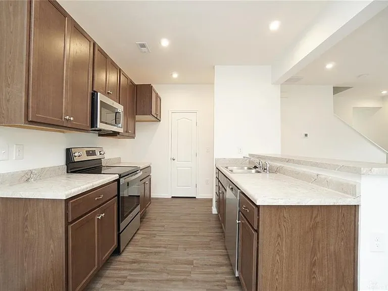 1500 Summerview Ln — Photo 11
