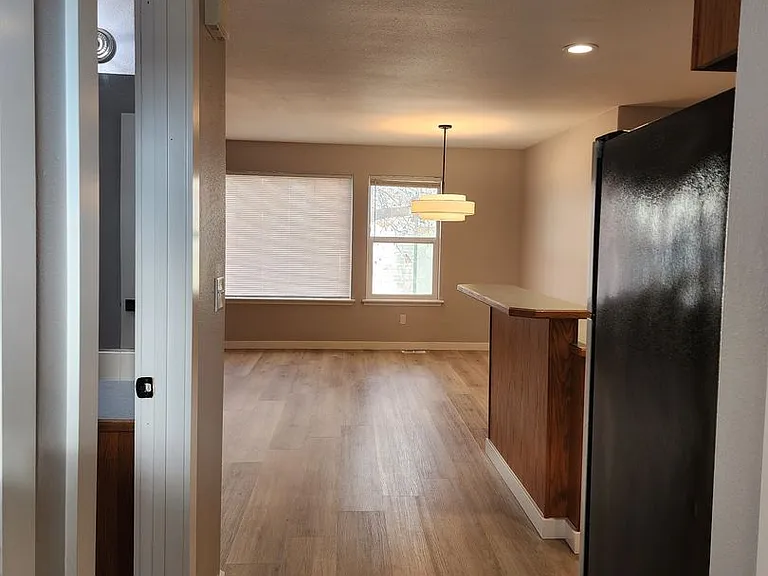 1416 S Skyline Dr — Photo 7