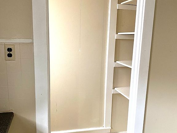 3rd image of 113-115 S Market St #203