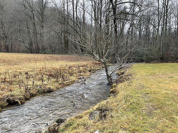 4th image of 3520 Boiling Springs Rd
