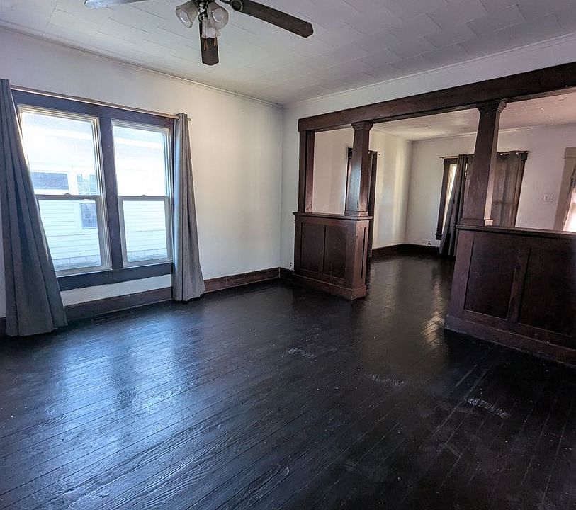 2nd image of 411 S Broadway St