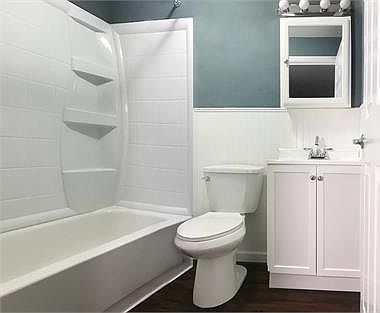 3rd image of 320 Forest Park Dr APT 106