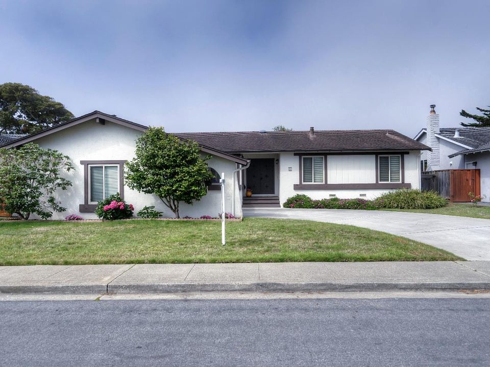 1st image of 20 Marie Ct