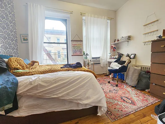 Rented by RELEASE NY | media 11