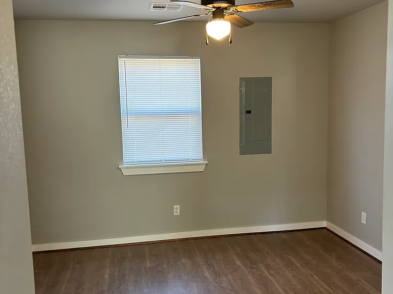 624 S Maple Ave — Photo 5