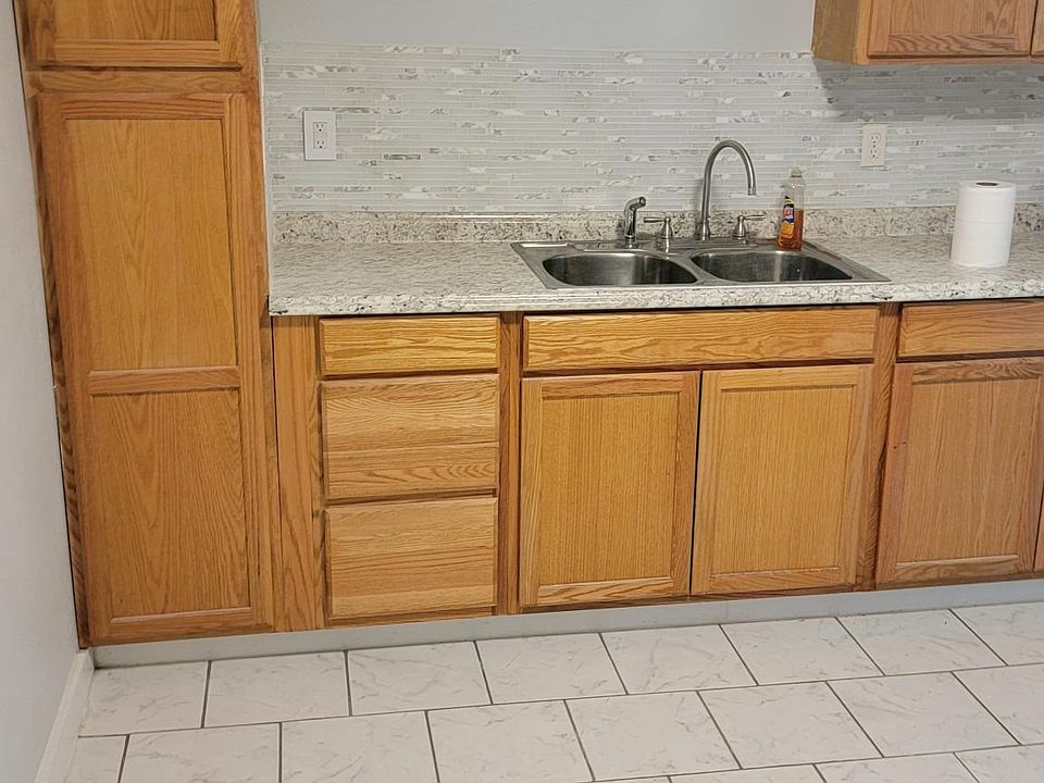 1st image of 2933 Hardy St