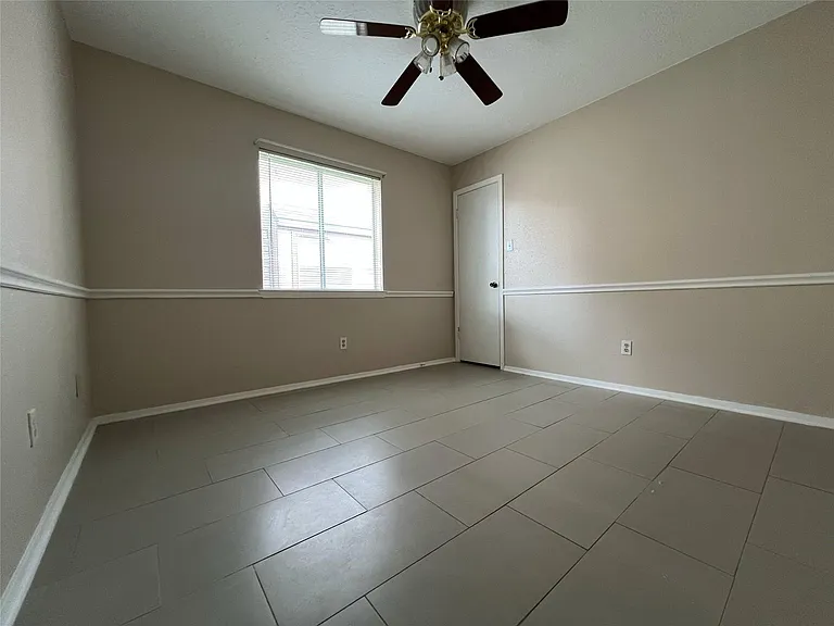 2134 Collingsfield Dr — Photo 13