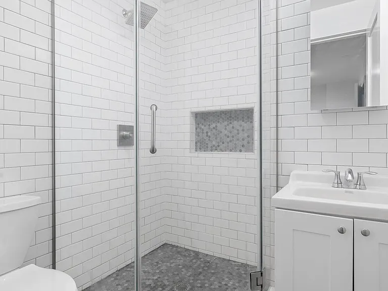 418 E 9th St #2B — Photo 11