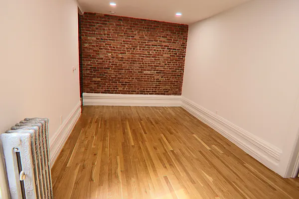 Rented by PMG Real Estate  | media 15