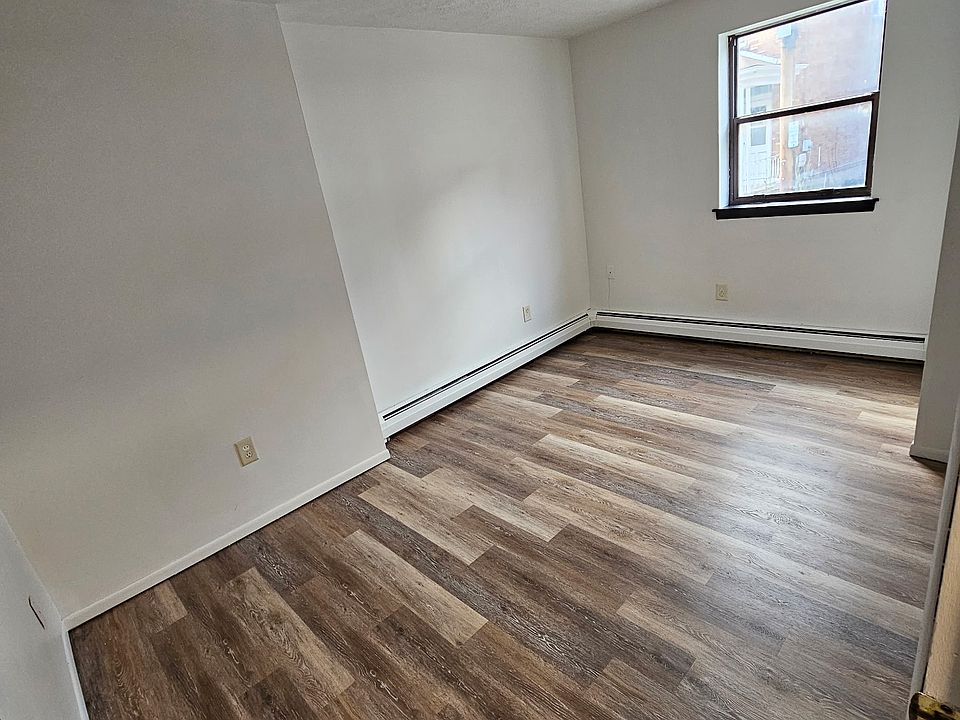 1st image of 1812 S Braddock Ave #101
