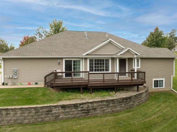 3504 Pioneer Ave SE, Cedar Rapids, IA 52403