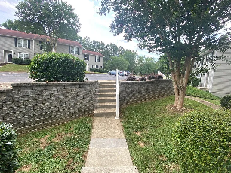 2828 Crestscene Trl — Photo 2