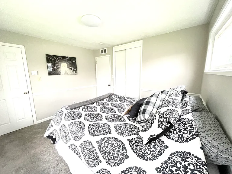 1740 Hanover St — Photo 10