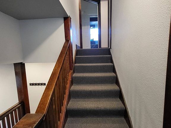 4th image of 2835 E 8th St Unit 2