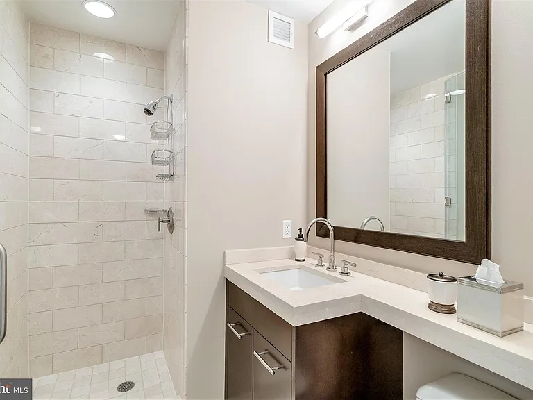 1414 S Penn Sq #18A — Photo 13