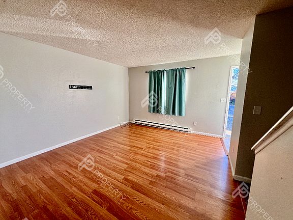 3rd image of 1350 Em Ave