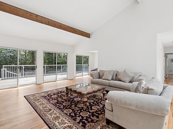 3rd image of 5 Cattalo Cir